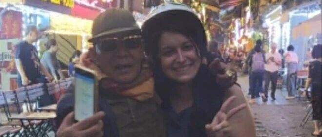 越南河内62岁摩的哥太离谱！美国妹子7公里被收100万+还想亲一口